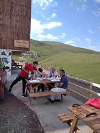 Migroras Otel & Restaurant - Karestel Yaylasi