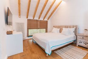 5 Chirpici - Small Traditional Resort