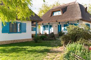 5 Chirpici - Small Traditional Resort