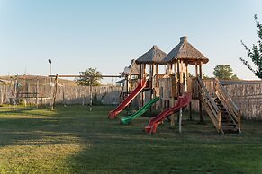 5 Chirpici - Small Traditional Resort