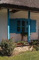 5 Chirpici - Small Traditional Resort