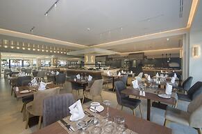 AMIRA LUXURY RESORT & SPA