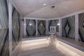 AMIRA LUXURY RESORT & SPA