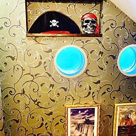 GUEST HOUSE DISCOVERY SHIP