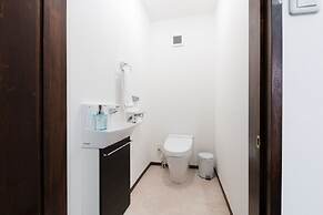 GUEST HOUSE DISCOVERY SHIP