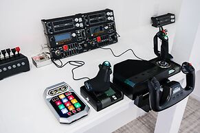 GUEST HOUSE DISCOVERY SHIP