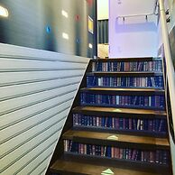 GUEST HOUSE DISCOVERY SHIP