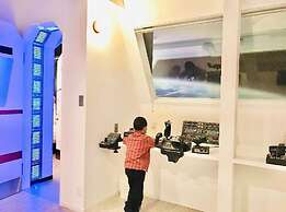 GUEST HOUSE DISCOVERY SHIP