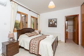 Villa Xenios Dias in Argaka