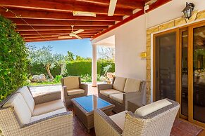 Villa Xenios Dias in Argaka