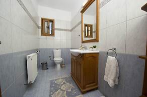 Villa Xenios Dias in Argaka