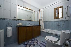 Villa Xenios Dias in Argaka