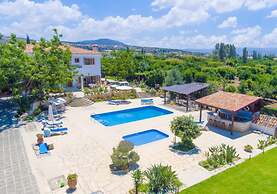 Villa Xenios Dias in Argaka