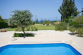 Villa Xenios Dias in Argaka