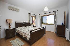 Villa Xenios Dias in Argaka