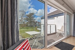 Coedrath Park 20 - Modern Apartment Close to the Beach