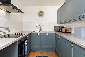 Coedrath Park 20 - Modern Apartment Close to the Beach