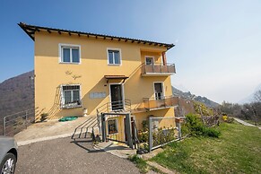Ca' Gina Panoramica - Monte Bre