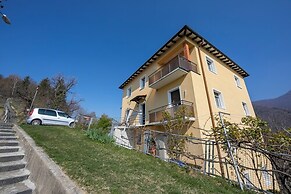 Ca' Gina Panoramica - Monte Bre