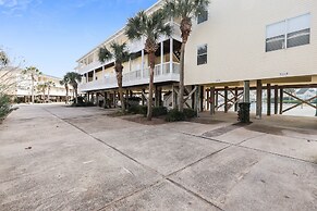 SPC 4133 Beautiful Tennis Court 2 bedroom with free beach set up for 2