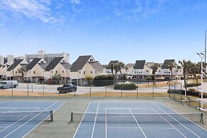 SPC 4133 Beautiful Tennis Court 2 bedroom with free beach set up for 2