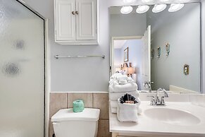 SPC 4133 Beautiful Tennis Court 2 bedroom with free beach set up for 2