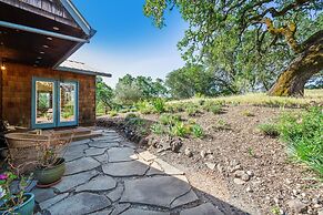 Healdsburg Home With Magnificent Vineyard View 2 Bedroom Home by RedAw