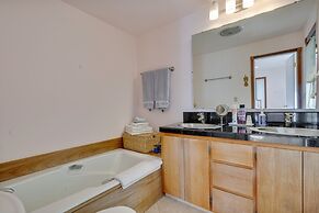 Healdsburg Home With Magnificent Vineyard View 2 Bedroom Home by RedAw