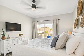 SPC 9232 is a Beautiful recently upgraded 2 BR with Free Beach Service