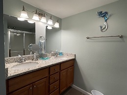 Salty Dog 2 Bedroom Villa by RedAwning