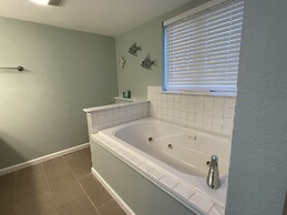 Salty Dog 2 Bedroom Villa by RedAwning