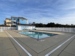 Salty Dog 2 Bedroom Villa by RedAwning