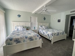 Salty Dog 2 Bedroom Villa by RedAwning