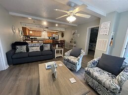 Salty Dog 2 Bedroom Villa by RedAwning