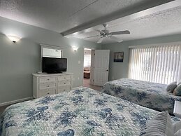 Salty Dog 2 Bedroom Villa by RedAwning