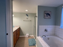 Salty Dog 2 Bedroom Villa by RedAwning