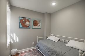 Enjoy Your Stay In This Amazing Location In Philadelphia! 4 Bedroom Ho