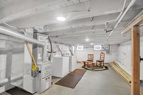 Enjoy Your Stay In This Amazing Location In Philadelphia! 4 Bedroom Ho