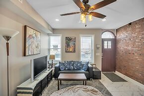 Enjoy Your Stay In This Amazing Location In Philadelphia! 4 Bedroom Ho