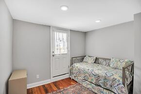 Enjoy Your Stay In This Amazing Location In Philadelphia! 4 Bedroom Ho