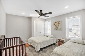 Enjoy Your Stay In This Amazing Location In Philadelphia! 4 Bedroom Ho