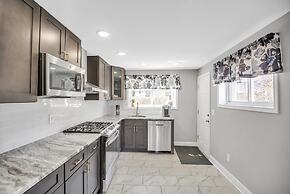 Enjoy Your Stay In This Amazing Location In Philadelphia! 4 Bedroom Ho