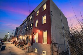 Enjoy Your Stay In This Amazing Location In Philadelphia! 4 Bedroom Ho