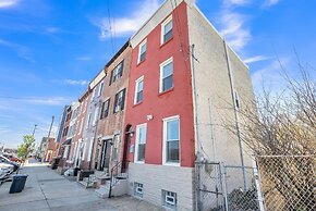 Enjoy Your Stay In This Amazing Location In Philadelphia! 4 Bedroom Ho