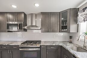 Enjoy Your Stay In This Amazing Location In Philadelphia! 4 Bedroom Ho