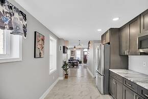 Enjoy Your Stay In This Amazing Location In Philadelphia! 4 Bedroom Ho