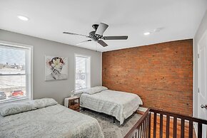 Enjoy Your Stay In This Amazing Location In Philadelphia! 4 Bedroom Ho