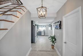 Enjoy Your Stay In This Amazing Location In Philadelphia! 4 Bedroom Ho