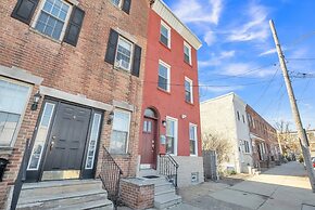 Enjoy Your Stay In This Amazing Location In Philadelphia! 4 Bedroom Ho