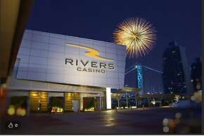 Enjoy Your Stay In This Amazing Location In Philadelphia! 4 Bedroom Ho